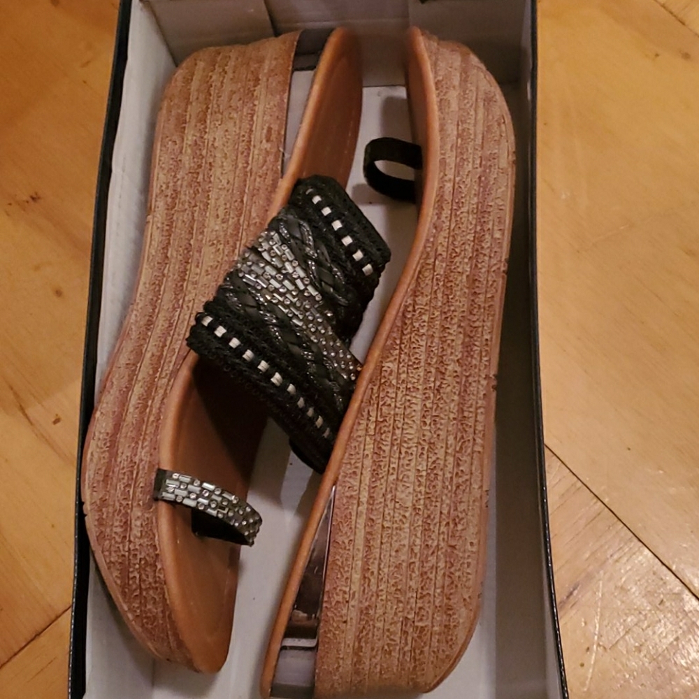 Toe platform sandal size 13 wide
